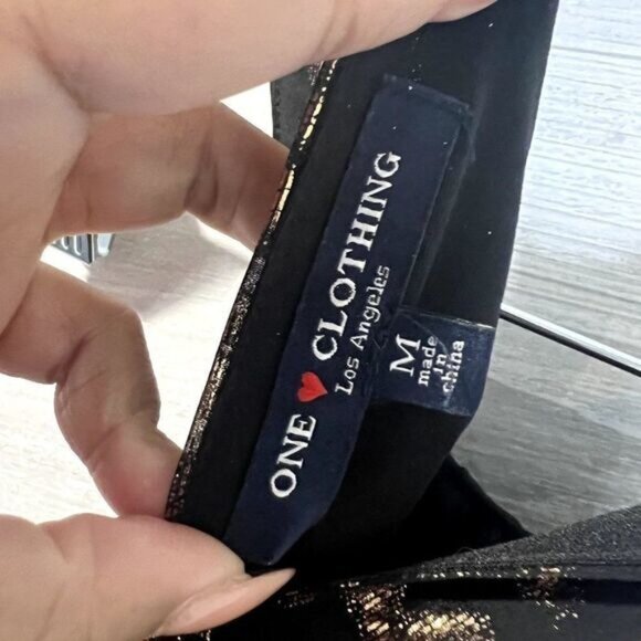 One Heart Clothing Women's‎ Metallic Foil Accent Halter Mini Dress - Picture 6 of 7